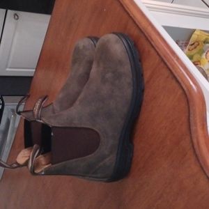 Like new blundstone boots